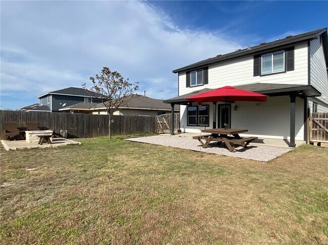 Building Photo - 141 Ruby Lake Dr