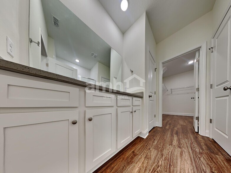 Building Photo - 12644 Percy Ln