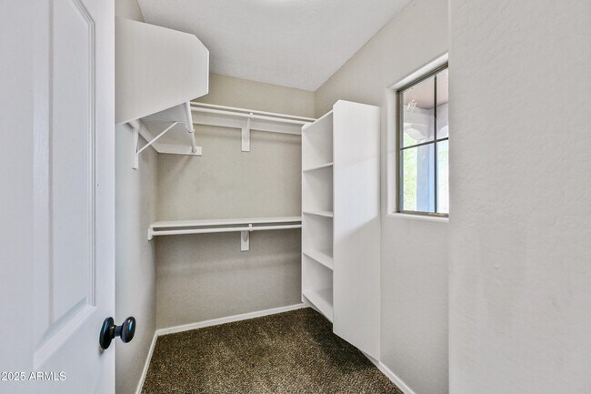 Building Photo - 7104 S 7th Ln