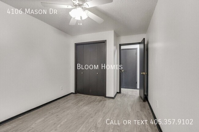 Building Photo - 4106 Mason Dr