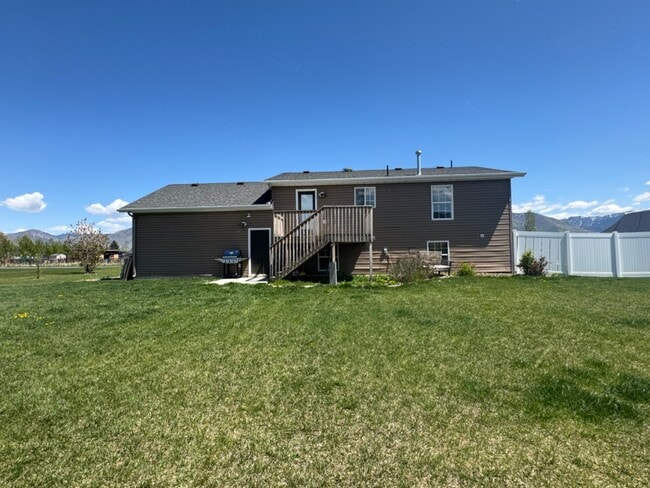 Building Photo - 3261 S 1500 W