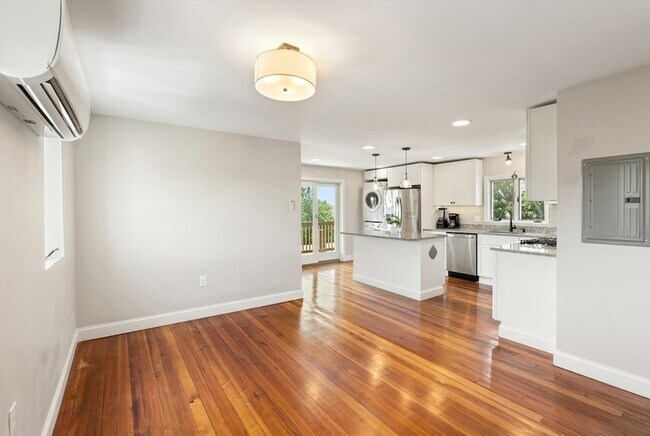 Building Photo - 159 Cowper St