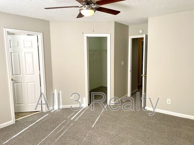 Building Photo - 6688 Sunset Hills Blvd