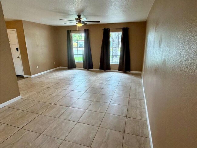 Building Photo - 1 King Arthur Ct