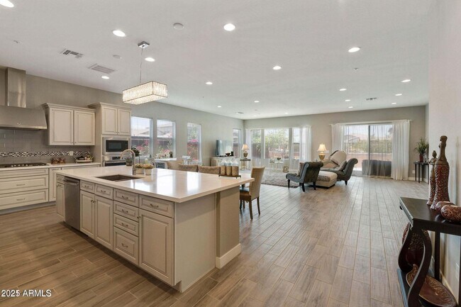 Building Photo - 3862 E Bart St