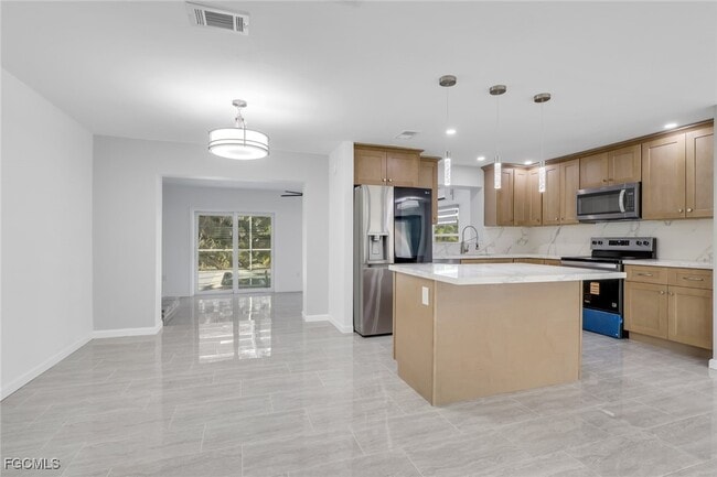 Building Photo - 1653 S Fountainhead Rd