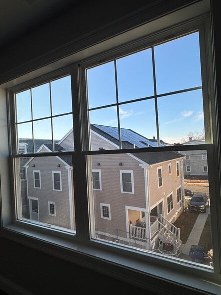 Building Photo - 279 Harriet St