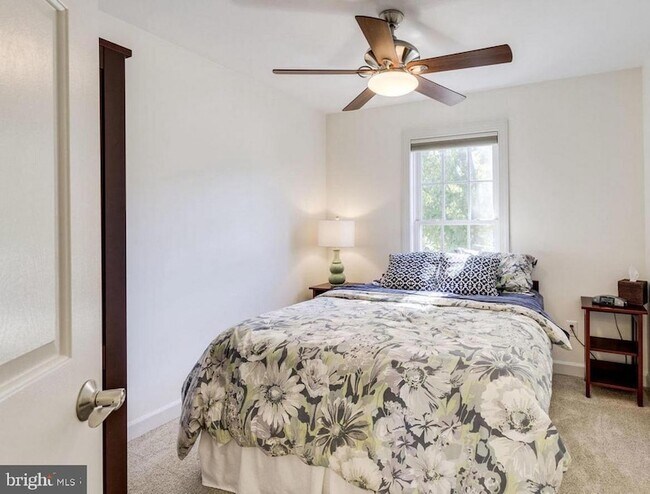 Building Photo - 901 Harrison Cir