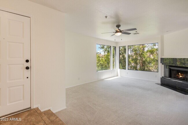 Building Photo - 10080 E Mountainview Lake Dr