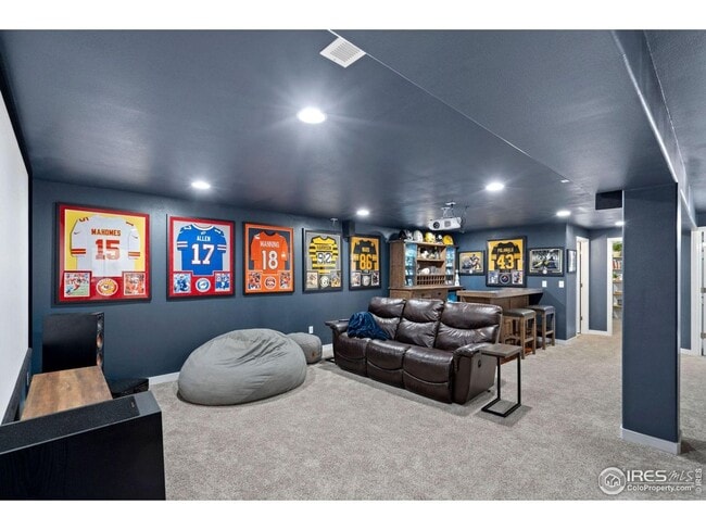 Building Photo - Renovated Milliken Home!