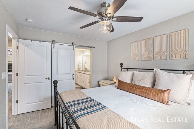 Building Photo - 1536 Castle Creek Cir