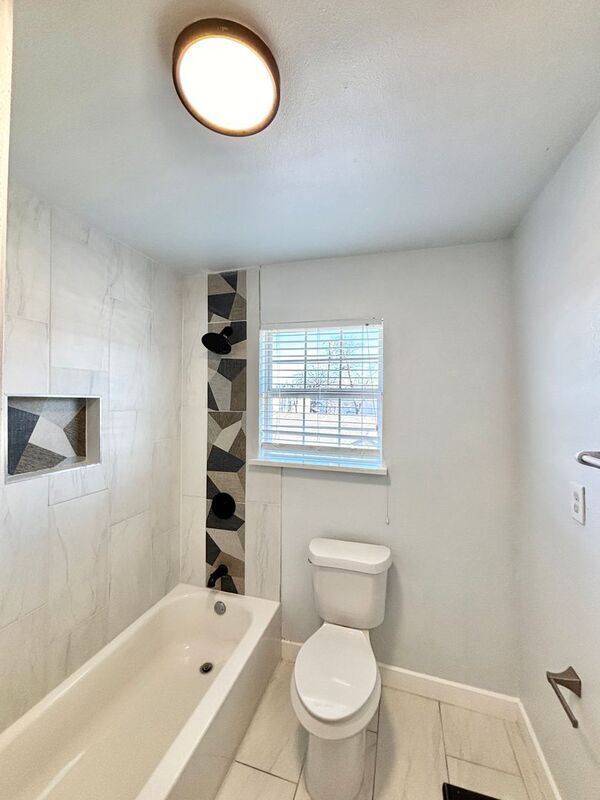 Building Photo - 2308 Britton Ave