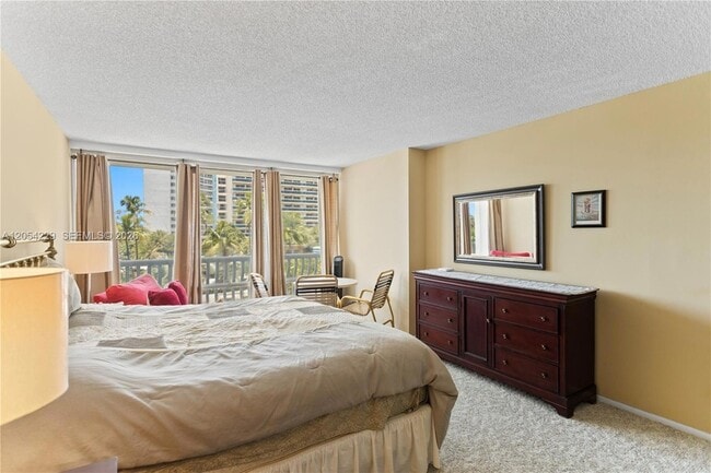 Building Photo - 4020 Galt Ocean Dr