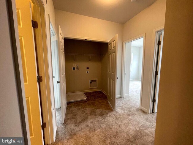 Building Photo - 200 Norland Knoll Dr