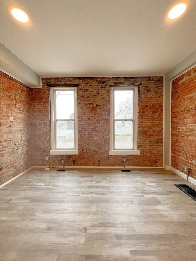 Building Photo - The Carriage House