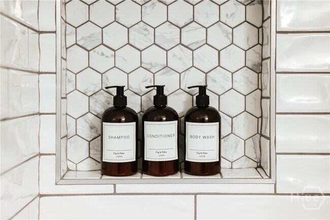 Building Photo - 1905 S Milledge Ave