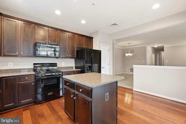 Building Photo - 44025 Vaira Terrace