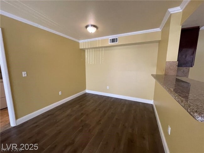 Building Photo - 1150 N Buffalo Dr