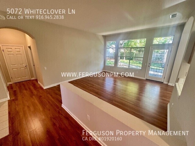Building Photo - 5072 Whiteclover Ln