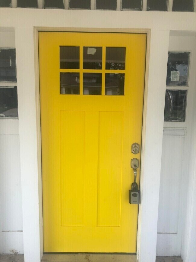 Building Photo - Beautiful Renovation in Midtown!