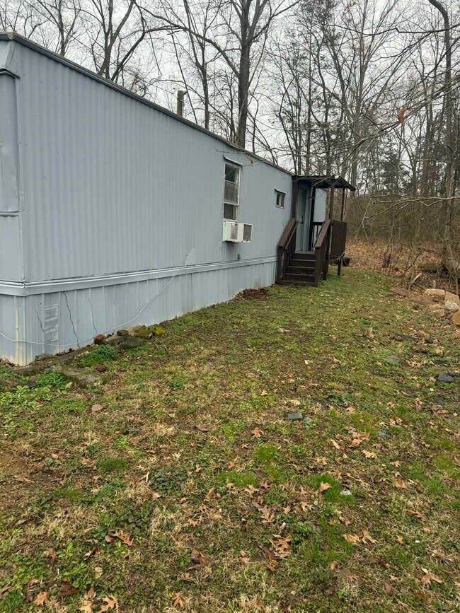 Building Photo - 1380 Mapleash Ave