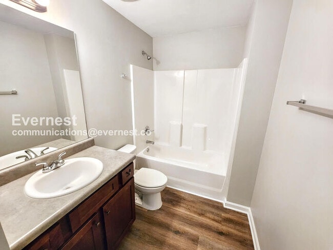 Building Photo - 634 Stowers Dr