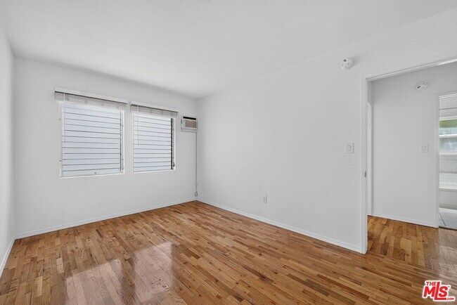 Building Photo - 13553 Moorpark St