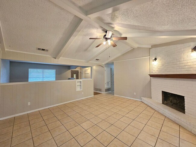 Building Photo - 2301 Zinnia Ct