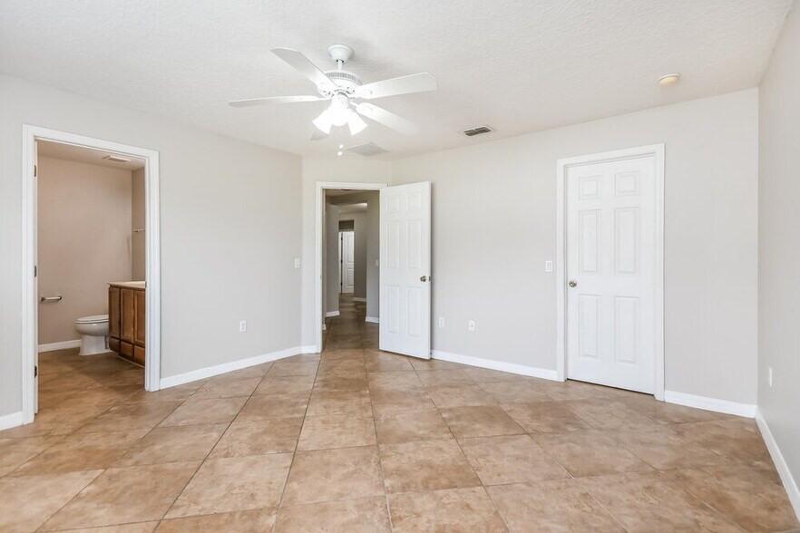 Building Photo - 2117 Fleet Ct