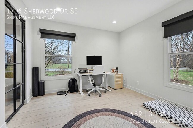 Building Photo - 1706 Sherwood Ave SE