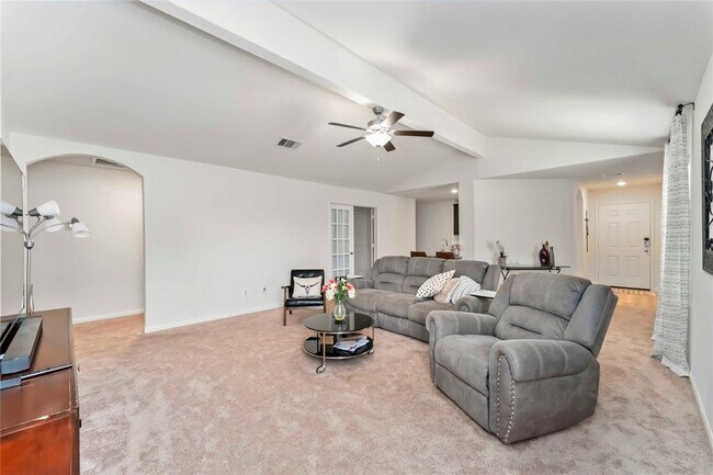 Building Photo - 408 Elaine Vly Dr