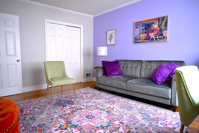 Building Photo - 1544 Oakridge Rd