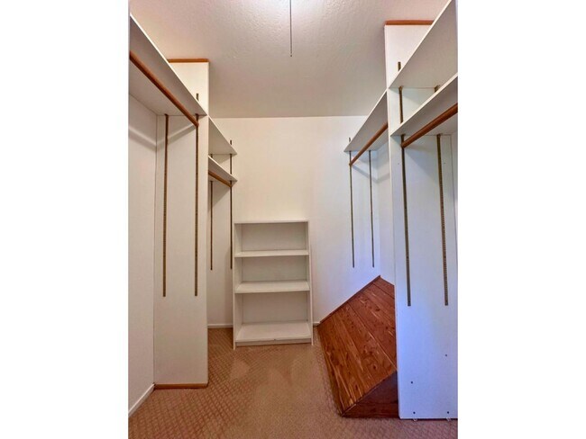 Building Photo - 2047 Montecito Ave