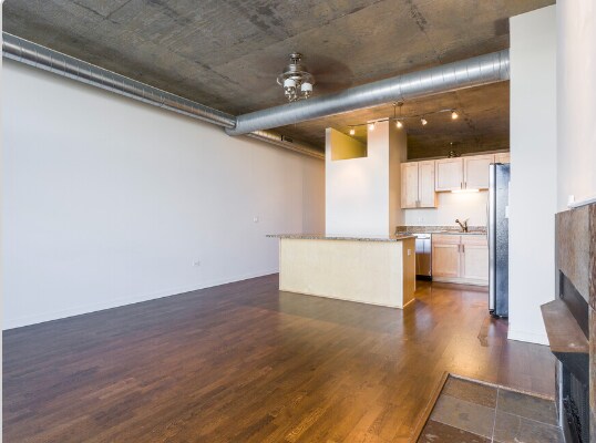Family Room (Unit 1704) - 700 N Larrabee St
