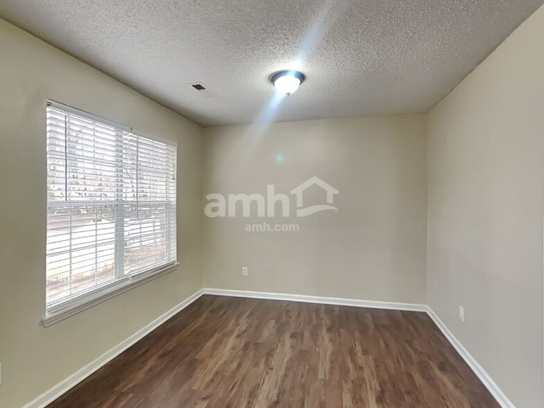 Building Photo - 16518 Amber Field Dr