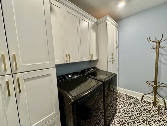 Building Photo - Pre-lease today for a late May move in