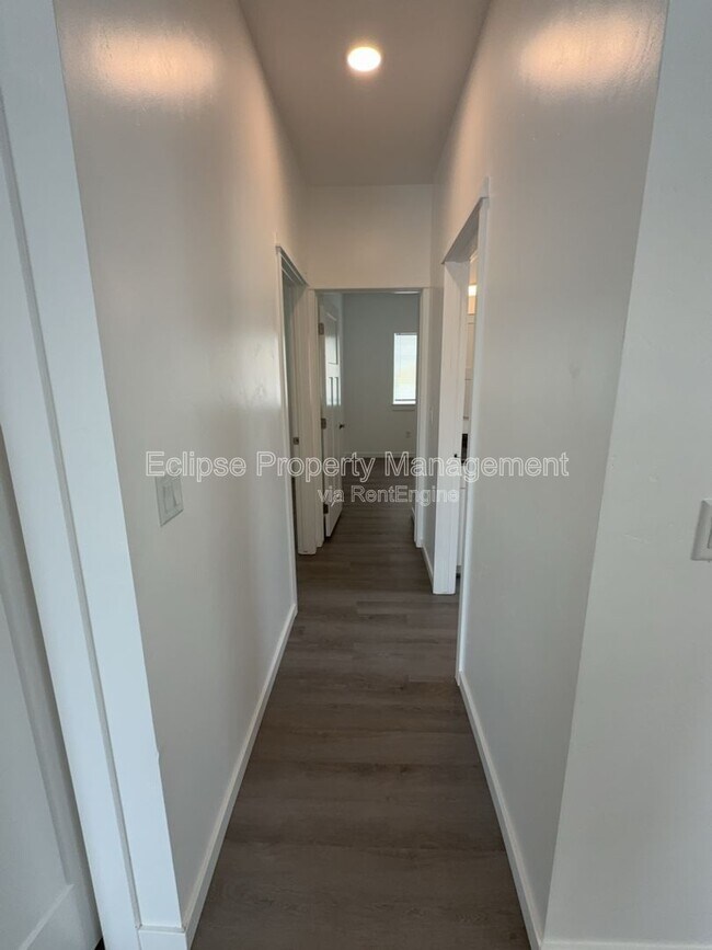 Building Photo - 147 Buena Vista Dr