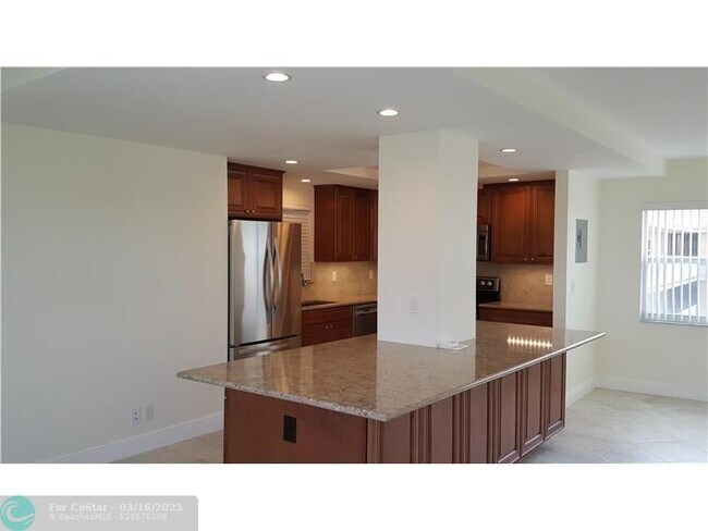 Building Photo - 121 Golden Isles Dr