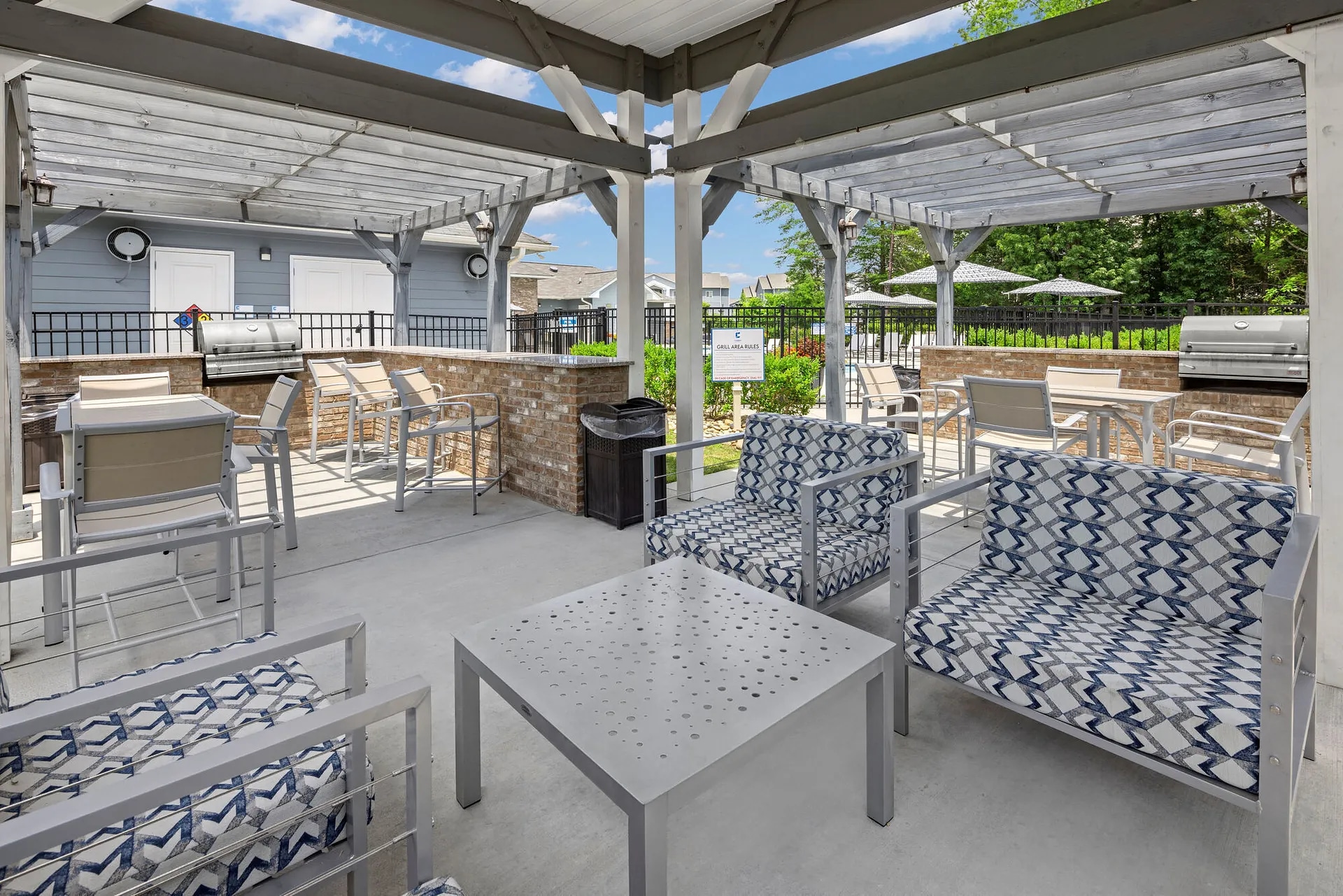 Building Photo - 9015 Kings Grant Dr