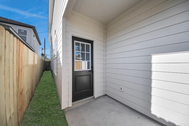 Building Photo - 7973 Joy St