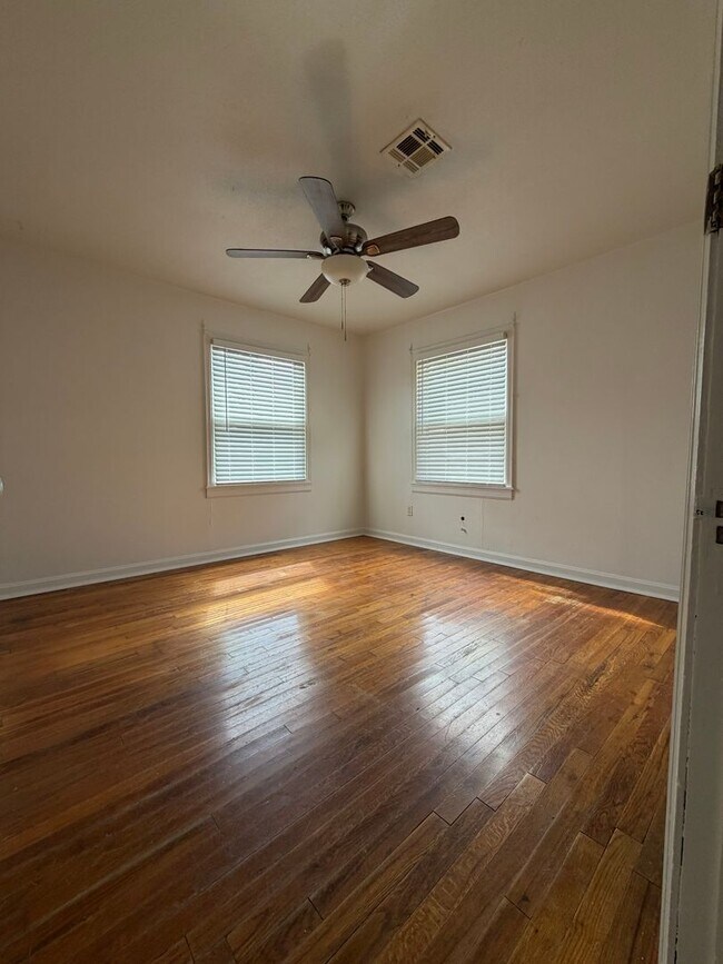 Building Photo - 519 N Highland Ave