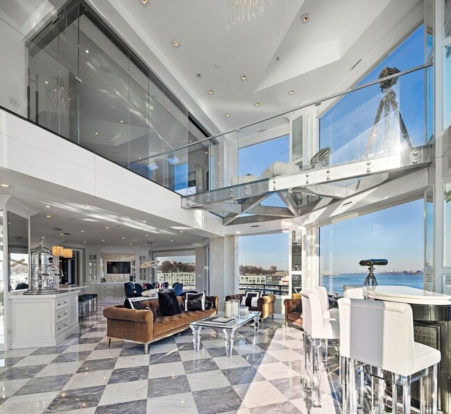 Building Photo - 600 Harbor Blvd