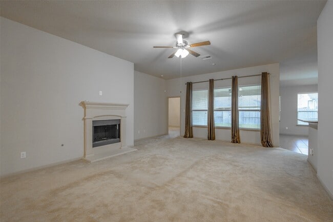 Building Photo - 12805 Shady Springs Dr