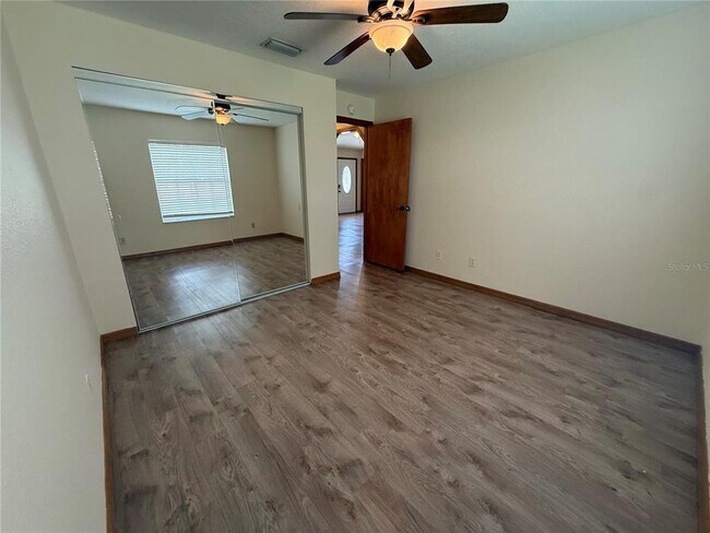 Building Photo - 10710 SE 43rd Ave