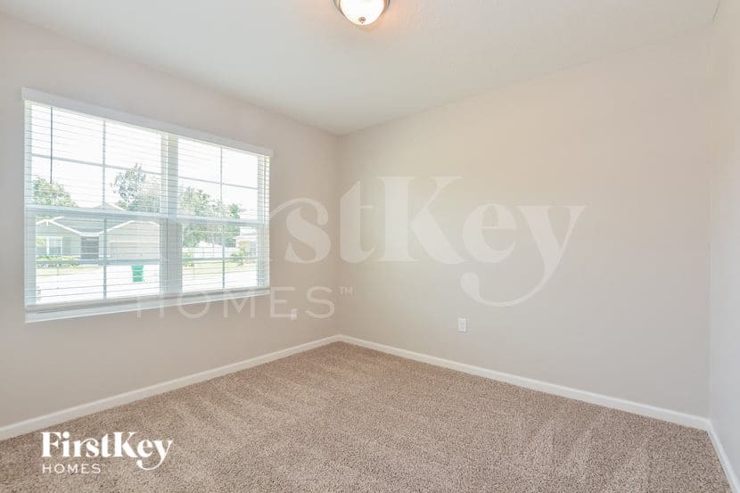 Building Photo - 545 Sorrento Dr
