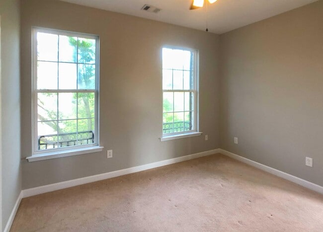 Building Photo - 2834 Howard Ave