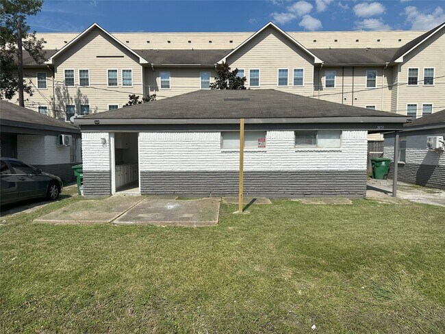 Primary Photo - 3831 Mt Pleasant St
