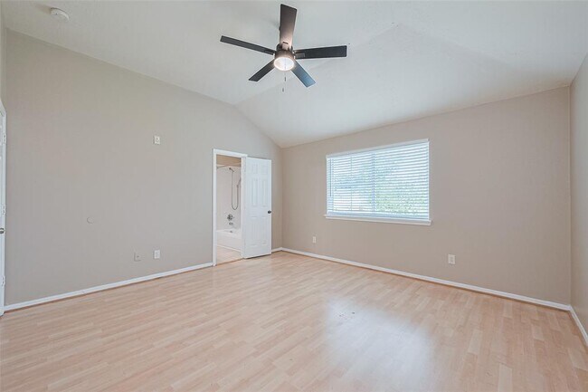 Building Photo - 8714 Ashlawn Dr