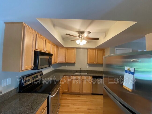 Building Photo - 1843 Fernspring Cove