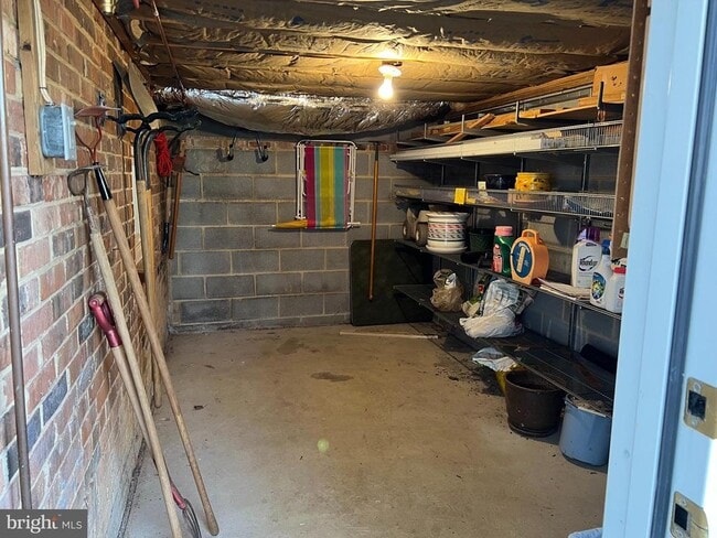 Building Photo - 6830 Pacific Ln